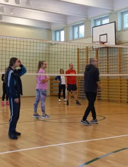 Mecz kadra z uczniami.