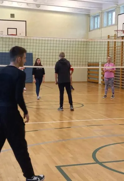 Mecz kadra z uczniami.