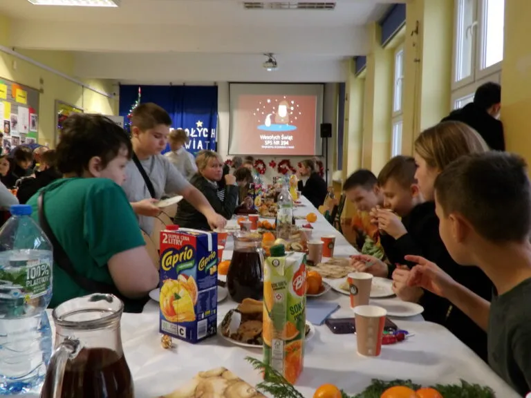 22 grudnia w Naszej Szkole odbyło się spotkanie świąteczno – noworoczne.