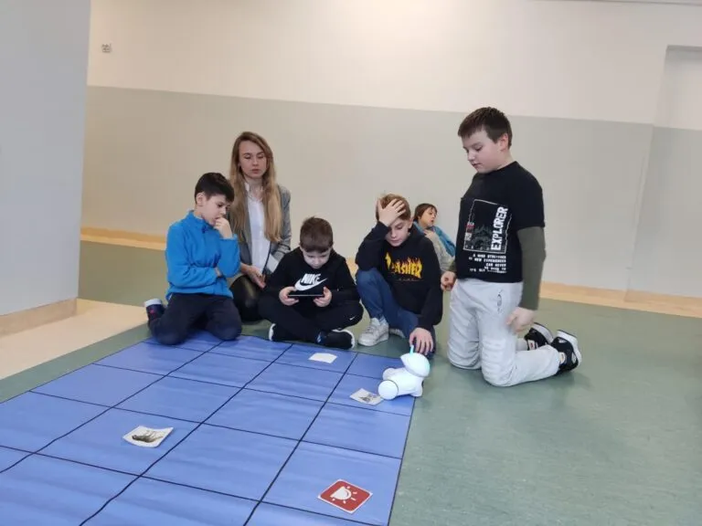 „Akademia Programistów- Mój przyjaciel robot”