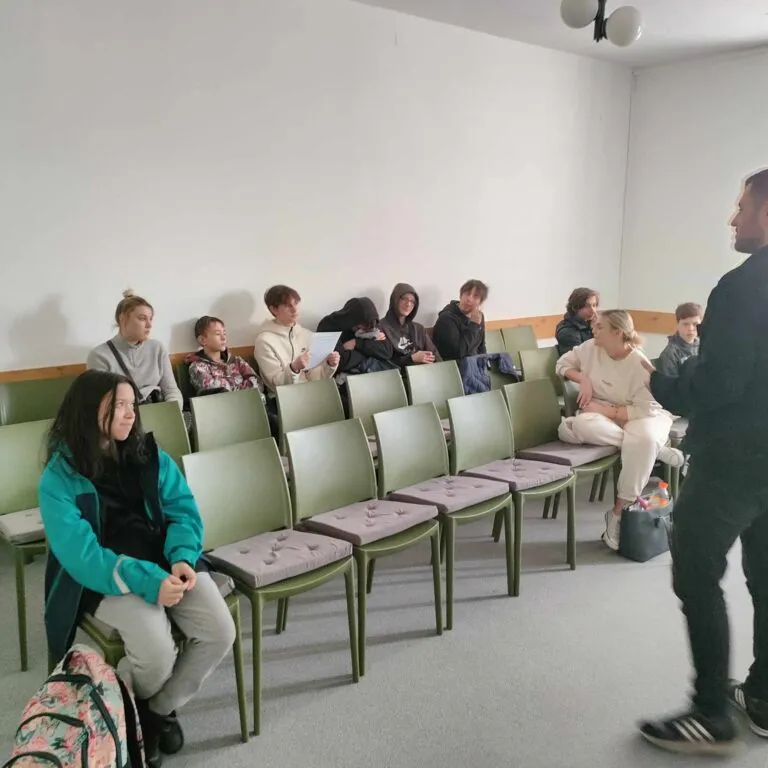 amiętamy o najważniejszych bohaterach drugiej wojny światowej i czasów PRL-u.