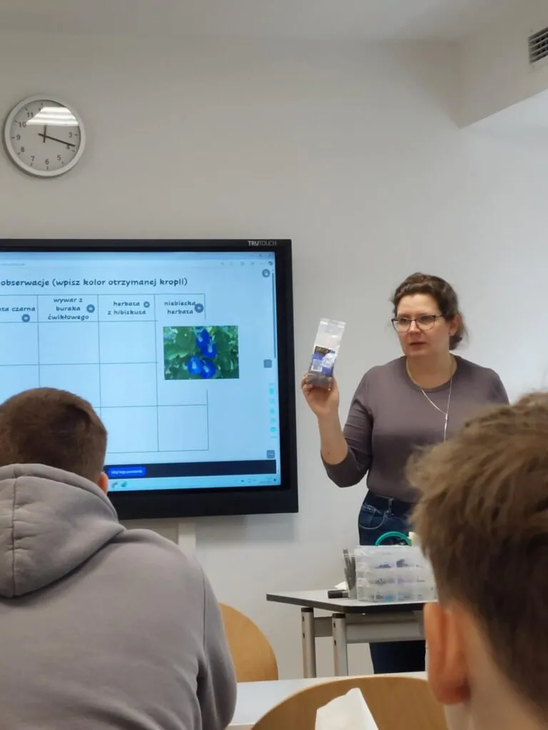 Warsztaty w Warszawskim Centrum Innowacji Edukacyjno-Społecznych i Szkoleń. Nauki przyrodnicze