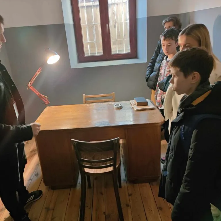 amiętamy o najważniejszych bohaterach drugiej wojny światowej i czasów PRL-u.