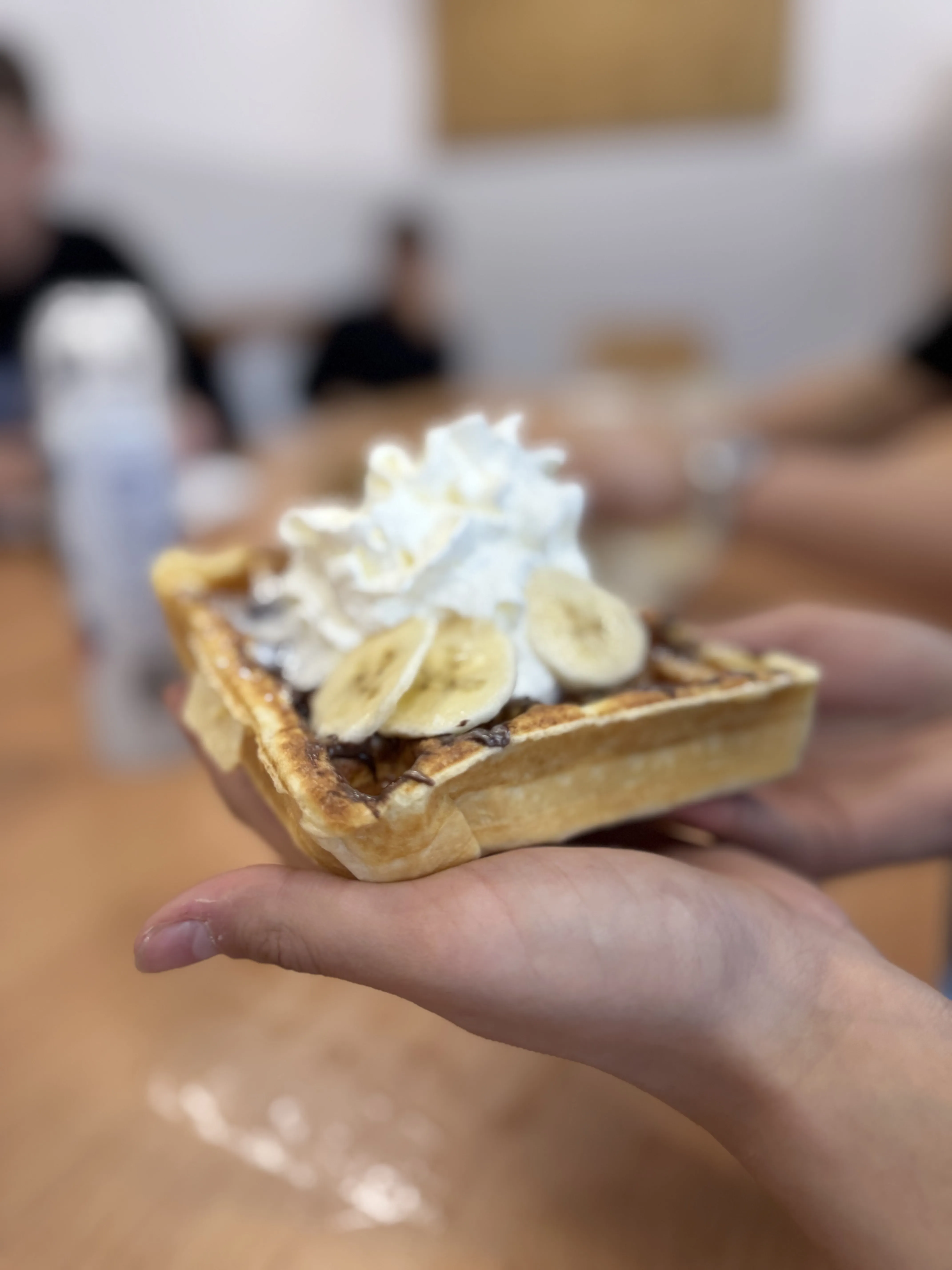 Wspólne śniadanie z klasą 8a – gofrowa integracja!