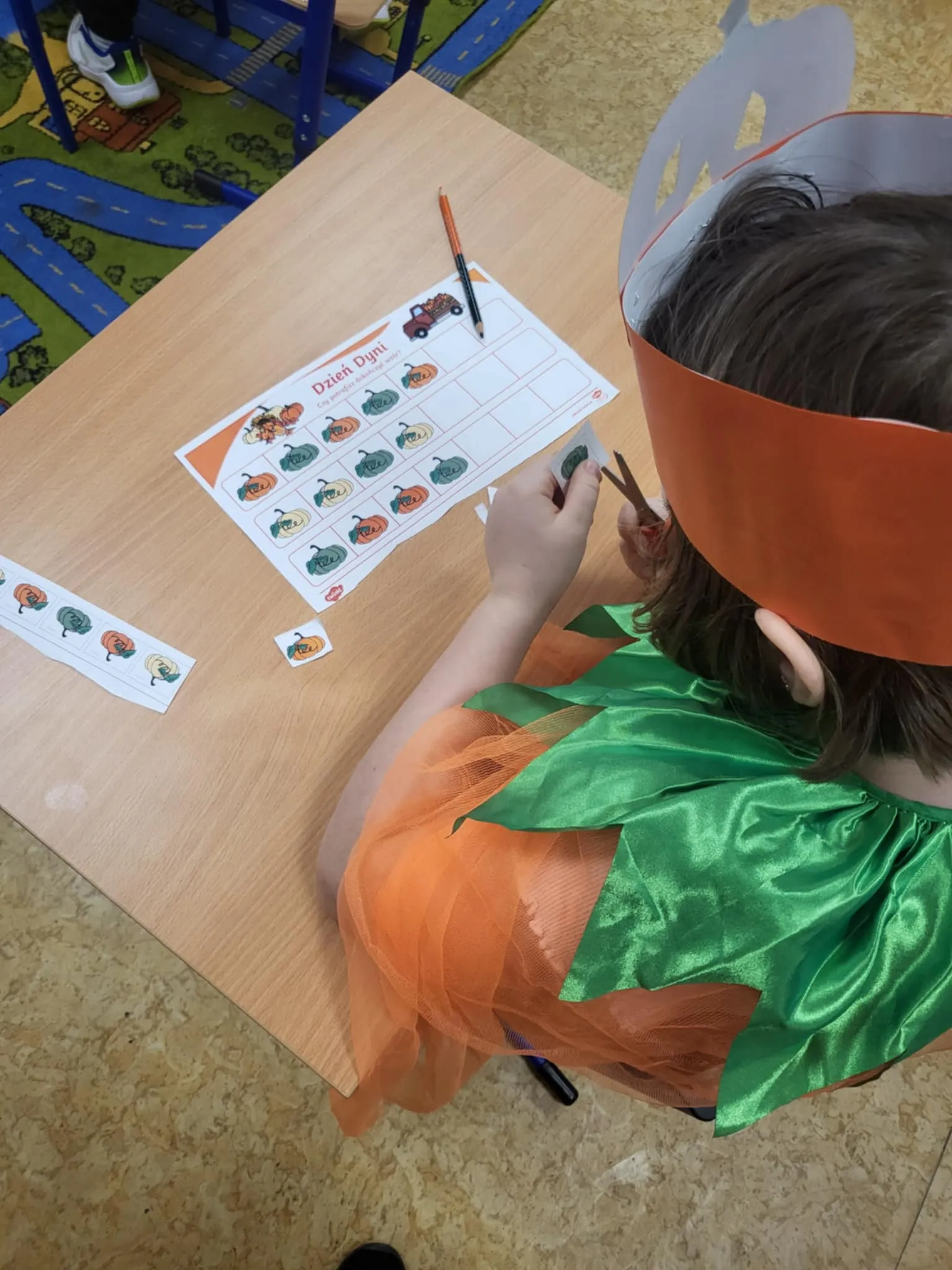 Prace dyniowe stolikowe