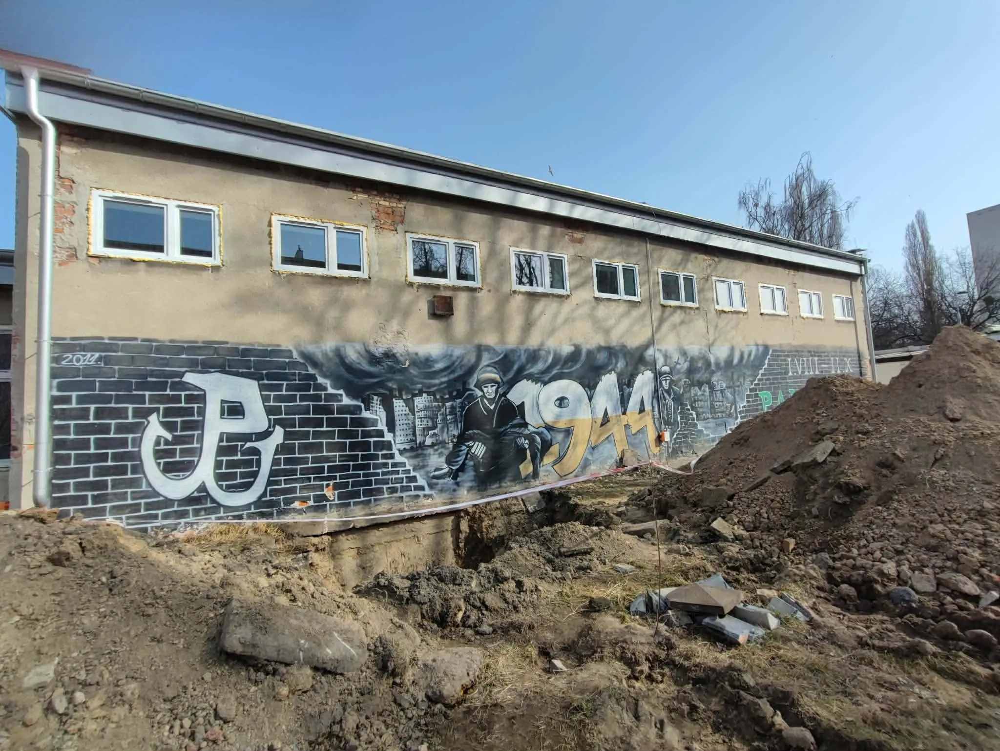 Mural upamiętniający bohaterów Powstania Warszawskiego