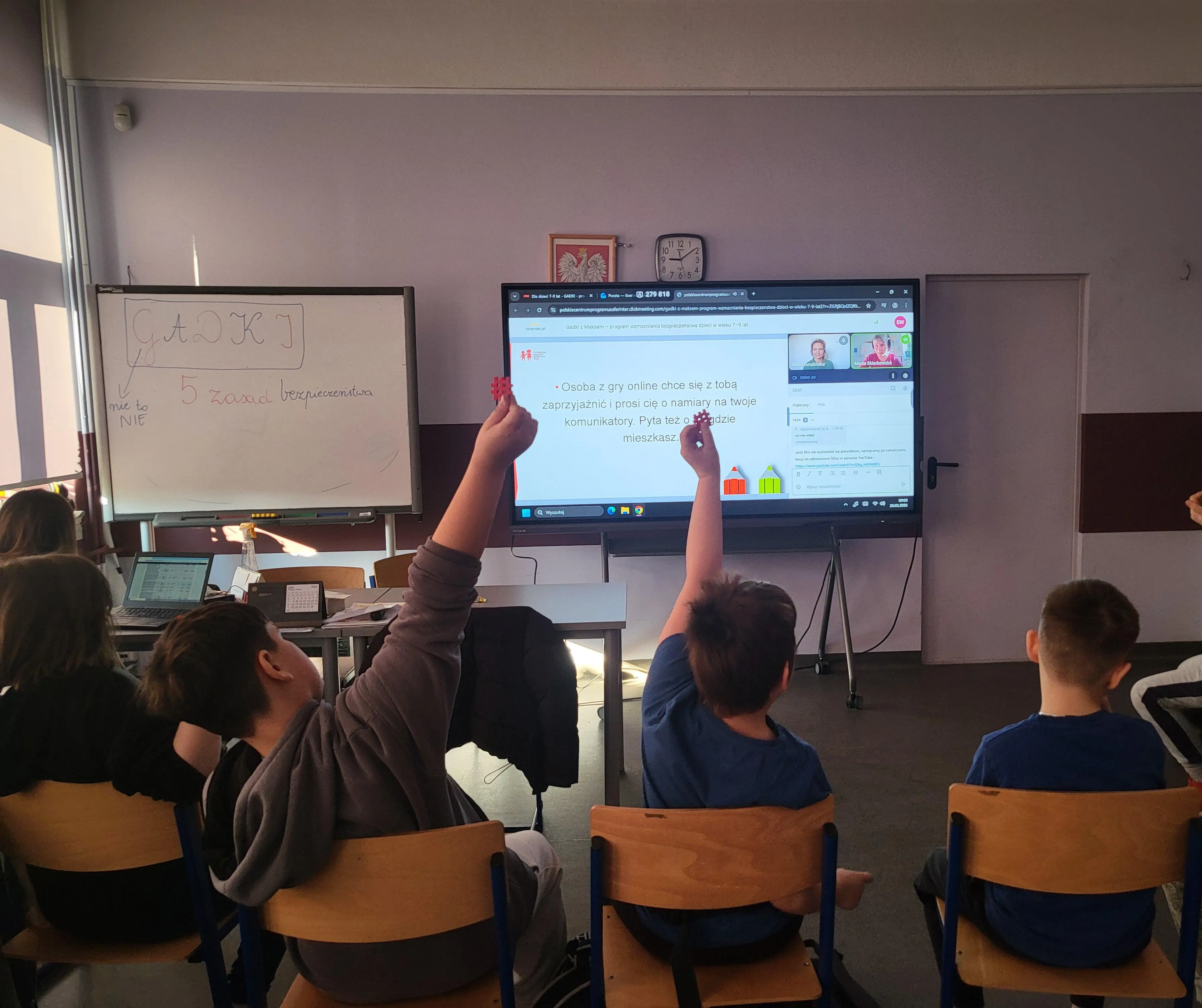 GADKI - proste rozmowy na ważne tematy, uczniowie klas 1-3 biorą udział w lekcji online