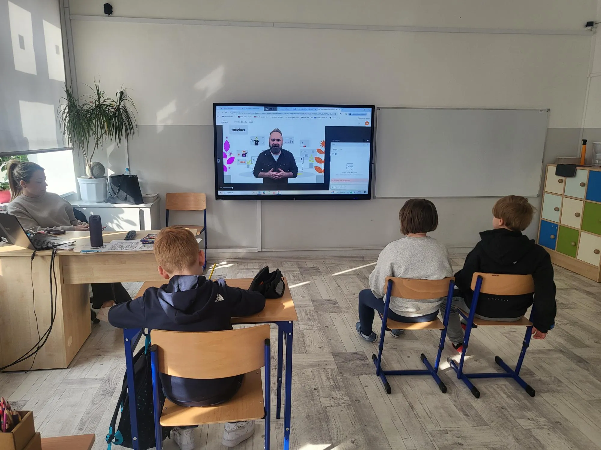 "SIECIAKI"-  Szkodliwe treści