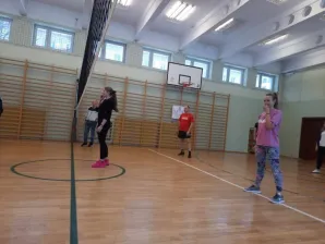 Mecz kadra z uczniami.