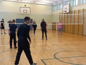 Mecz kadra z uczniami.